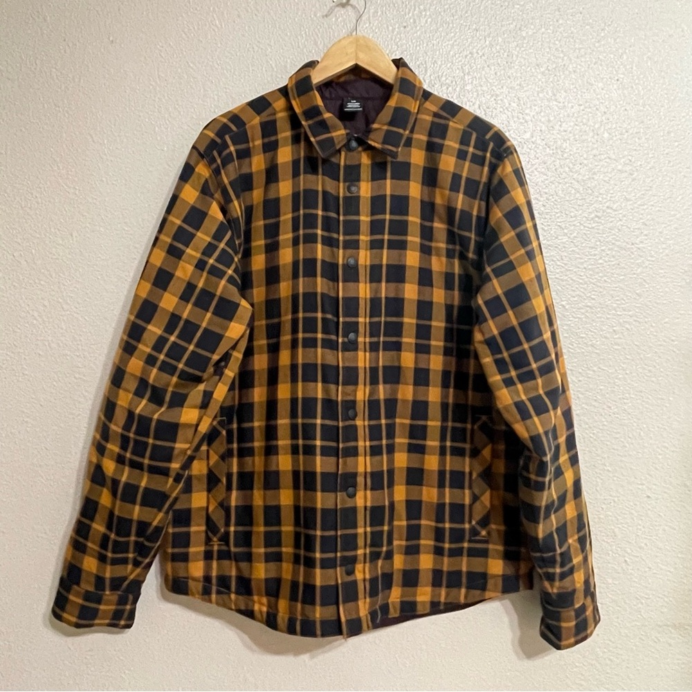 The North Face Reversible Insulated Flannel‎ jacket